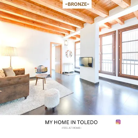 -bronze- By Myhomeintoledo Lägenhet